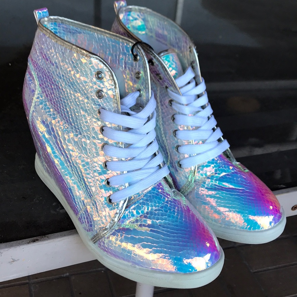 IRIDESCENT SCALED CONCEALED PLATFORM SHOES SZ 8